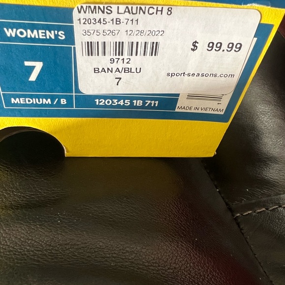 Brooks Vibrant Yellow and Blue Athletic Shoes. - Picture 4 of 4